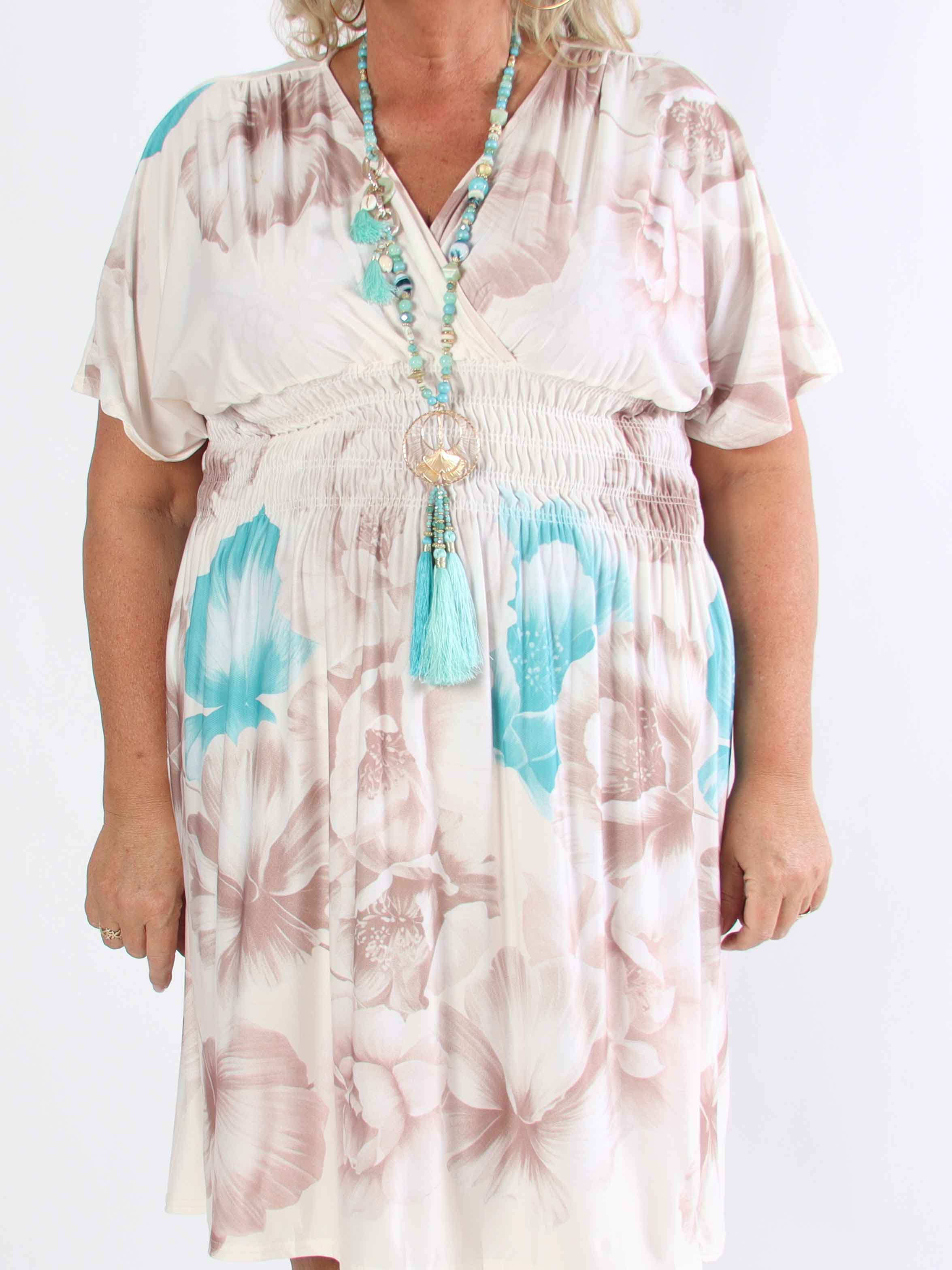 Pams Peony Short - Kort elastisk plus size kjole med blomsterprint